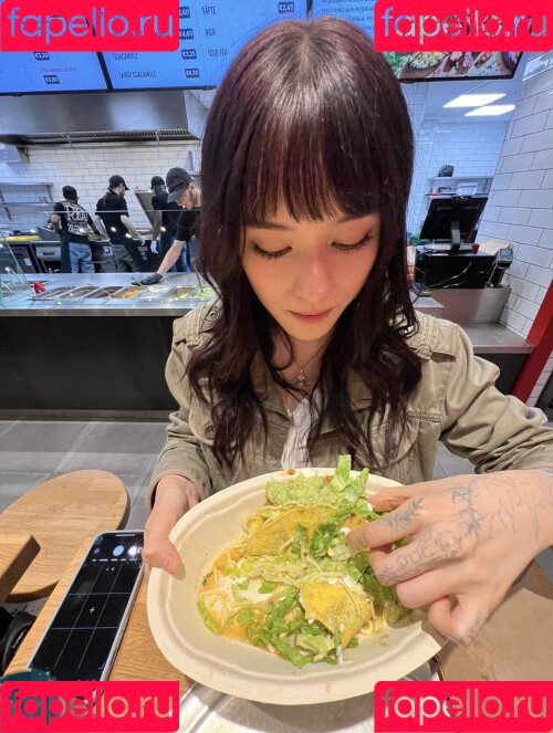 JadeyAnh Onlyfans Photo Gallery 