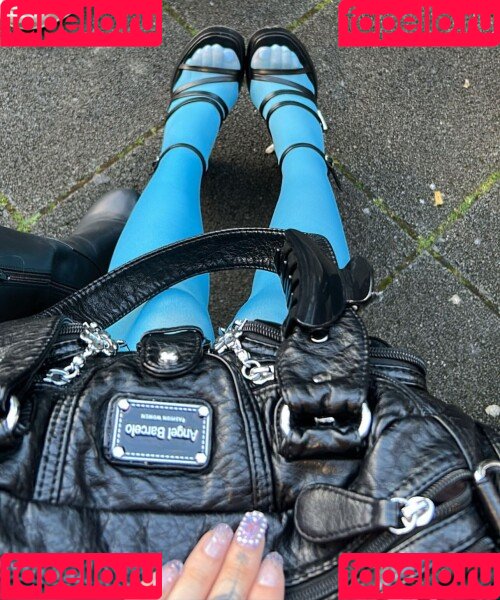 JadeyAnh Onlyfans Photo Gallery 