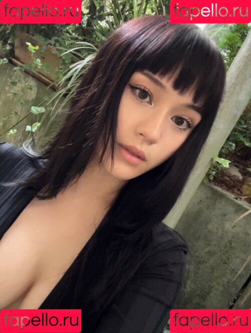 JadeyAnh Onlyfans Photo Gallery 