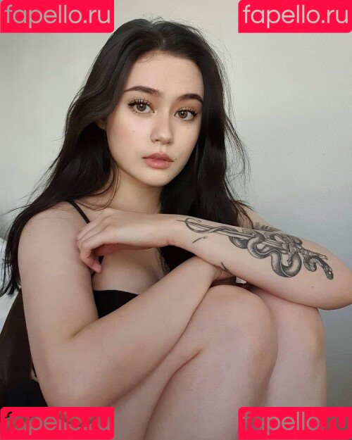 JadeyAnh Onlyfans Photo Gallery 