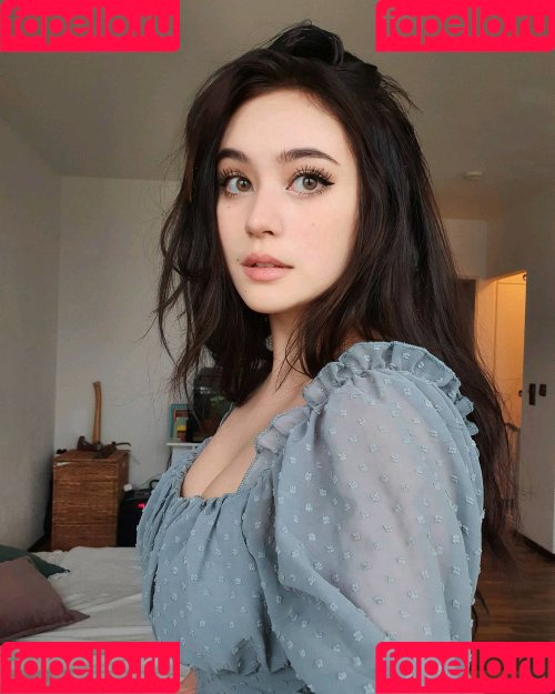 JadeyAnh Onlyfans Photo Gallery 