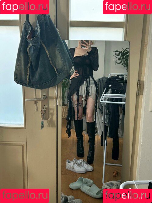 JadeyAnh Onlyfans Photo Gallery 