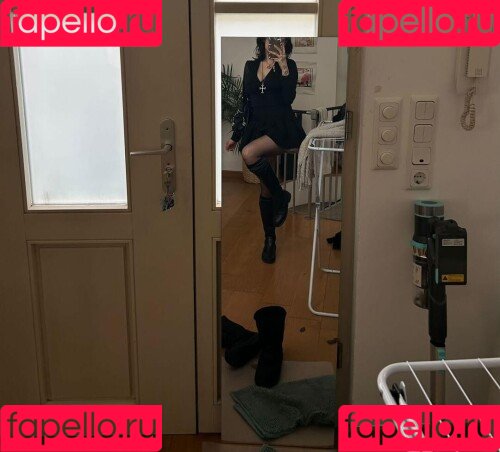 JadeyAnh Onlyfans Photo Gallery 