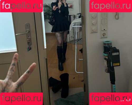 JadeyAnh Onlyfans Photo Gallery 