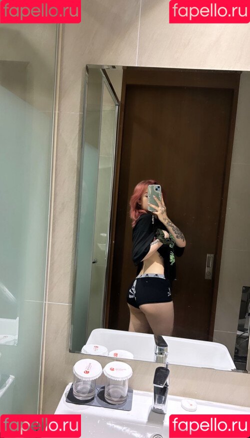 JadeyAnh Onlyfans Photo Gallery 