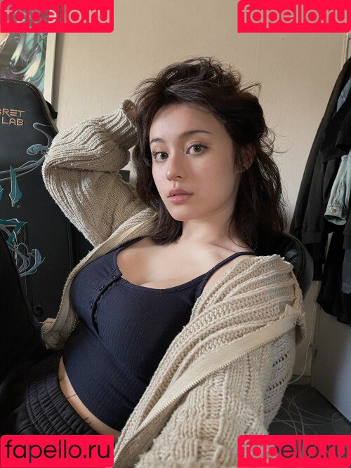 JadeyAnh Onlyfans Photo Gallery 