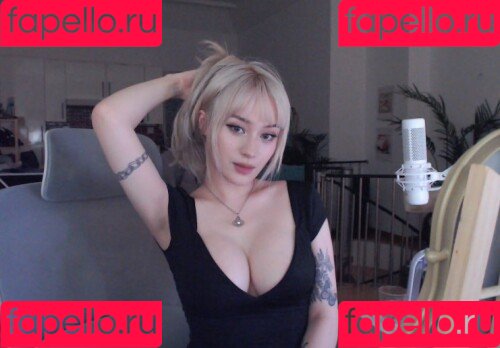 JadeyAnh Onlyfans Photo Gallery 