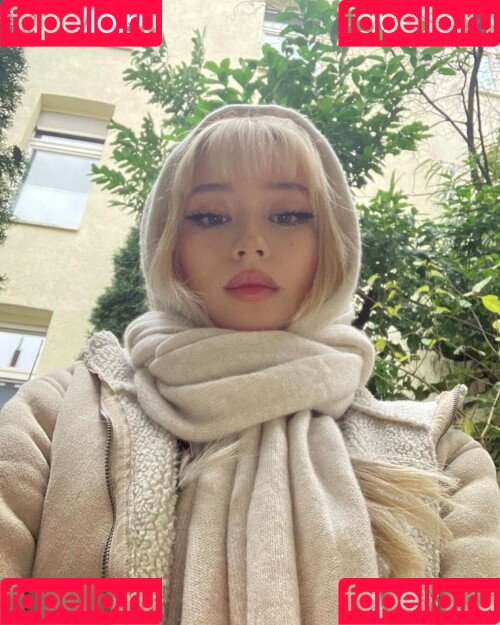 JadeyAnh Onlyfans Photo Gallery 