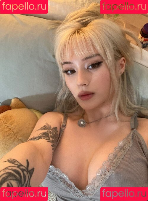 JadeyAnh Onlyfans Photo Gallery 