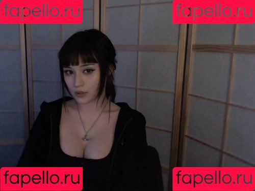 JadeyAnh Onlyfans Photo Gallery 