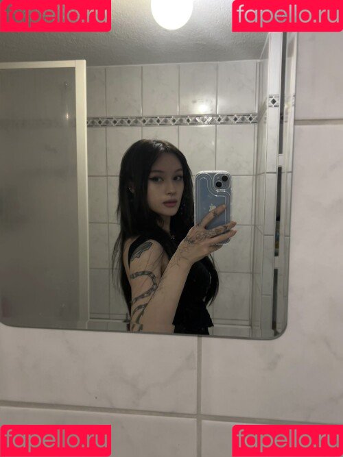 JadeyAnh Onlyfans Photo Gallery 