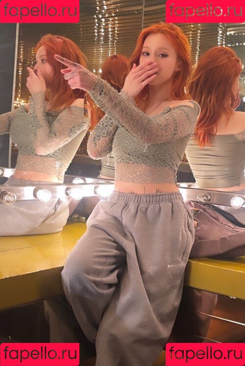 JadeyAnh Onlyfans Photo Gallery 