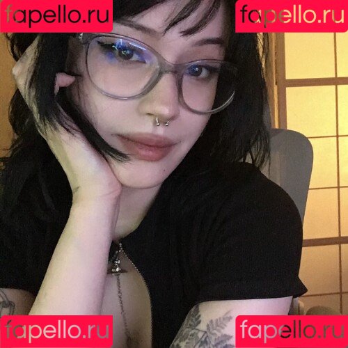 JadeyAnh Onlyfans Photo Gallery 