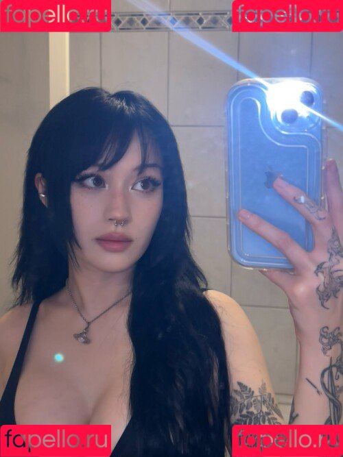 JadeyAnh Onlyfans Photo Gallery 