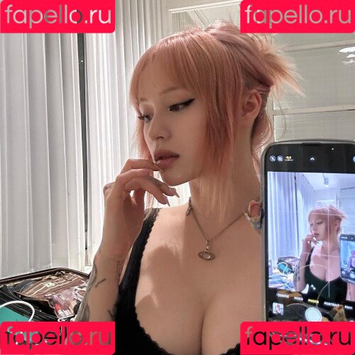 JadeyAnh Onlyfans Photo Gallery 