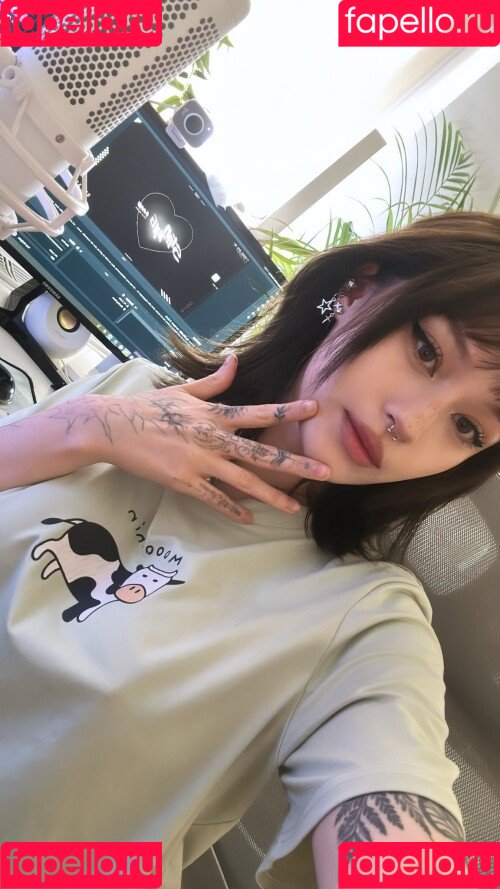 JadeyAnh Onlyfans Photo Gallery 