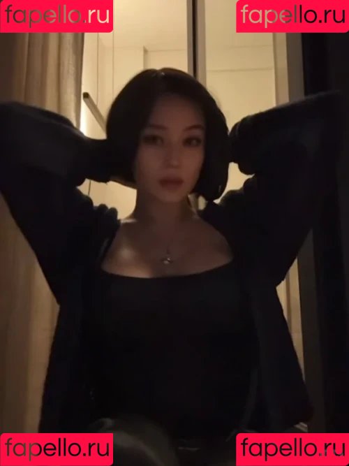 JadeyAnh Onlyfans Photo Gallery 