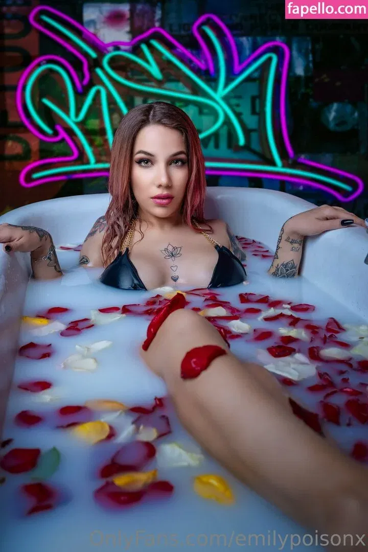 emilypoisonx Onlyfans Photo Gallery 