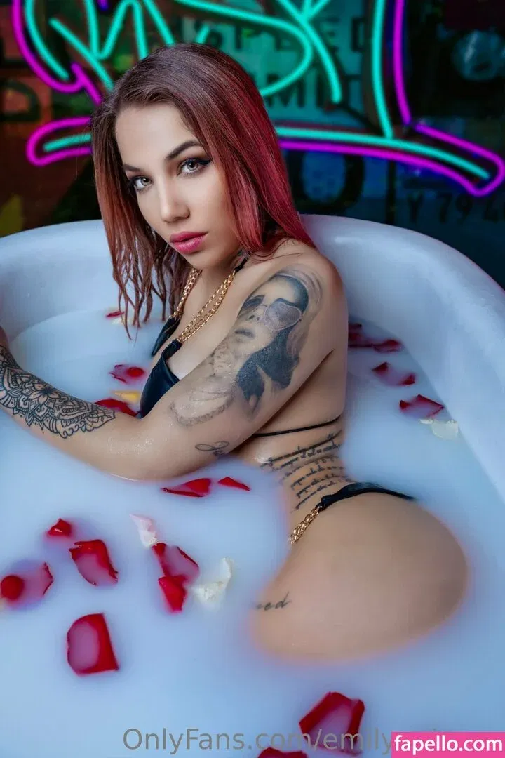 emilypoisonx Onlyfans Photo Gallery 