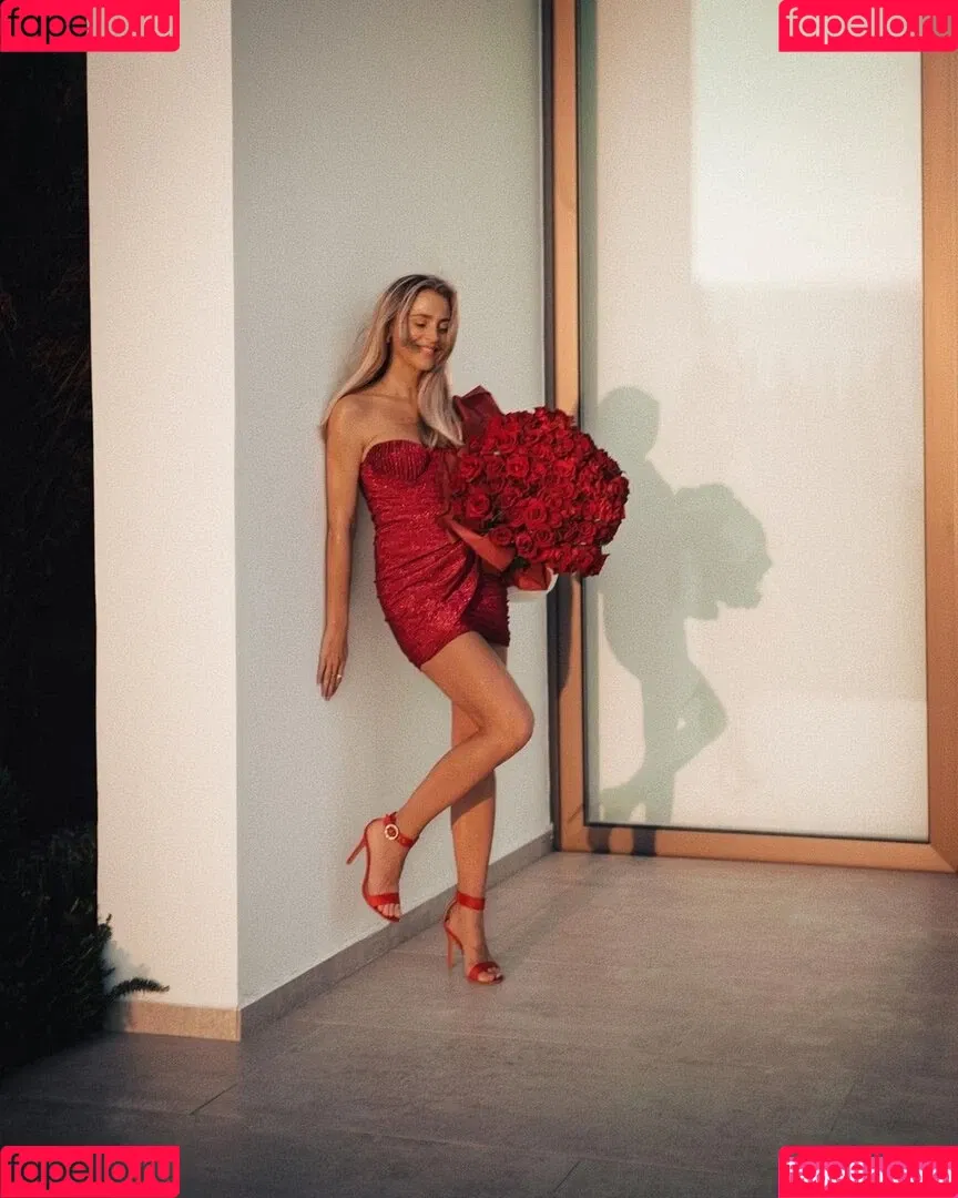 Janni Deler Onlyfans Photo Gallery 