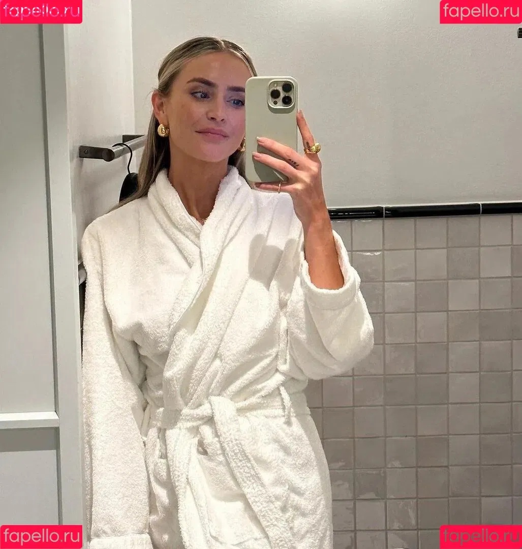 Janni Deler Onlyfans Photo Gallery 