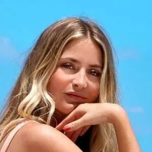 Janni Deler Onlyfans Photo Gallery 