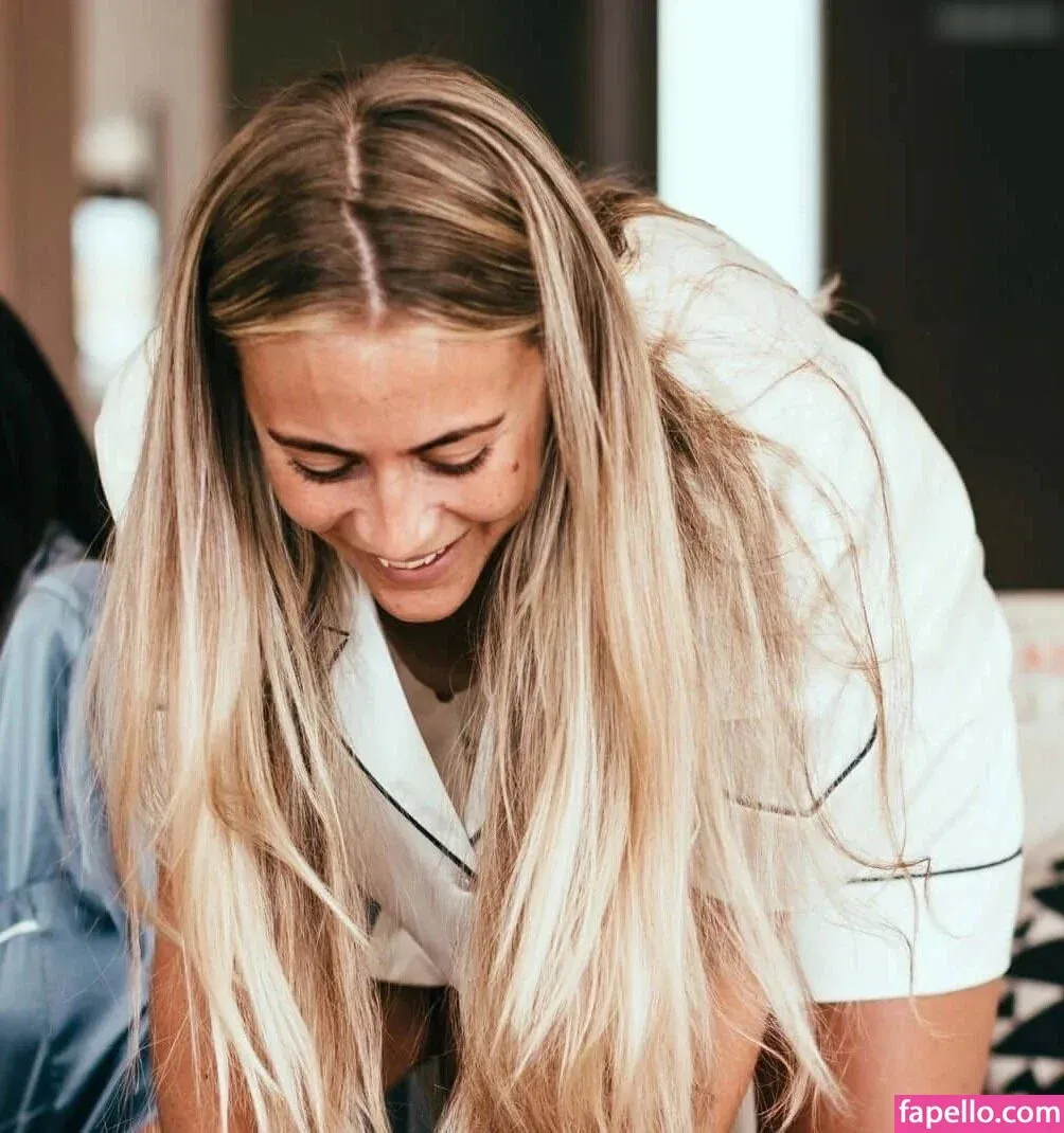 Janni Deler Onlyfans Photo Gallery 