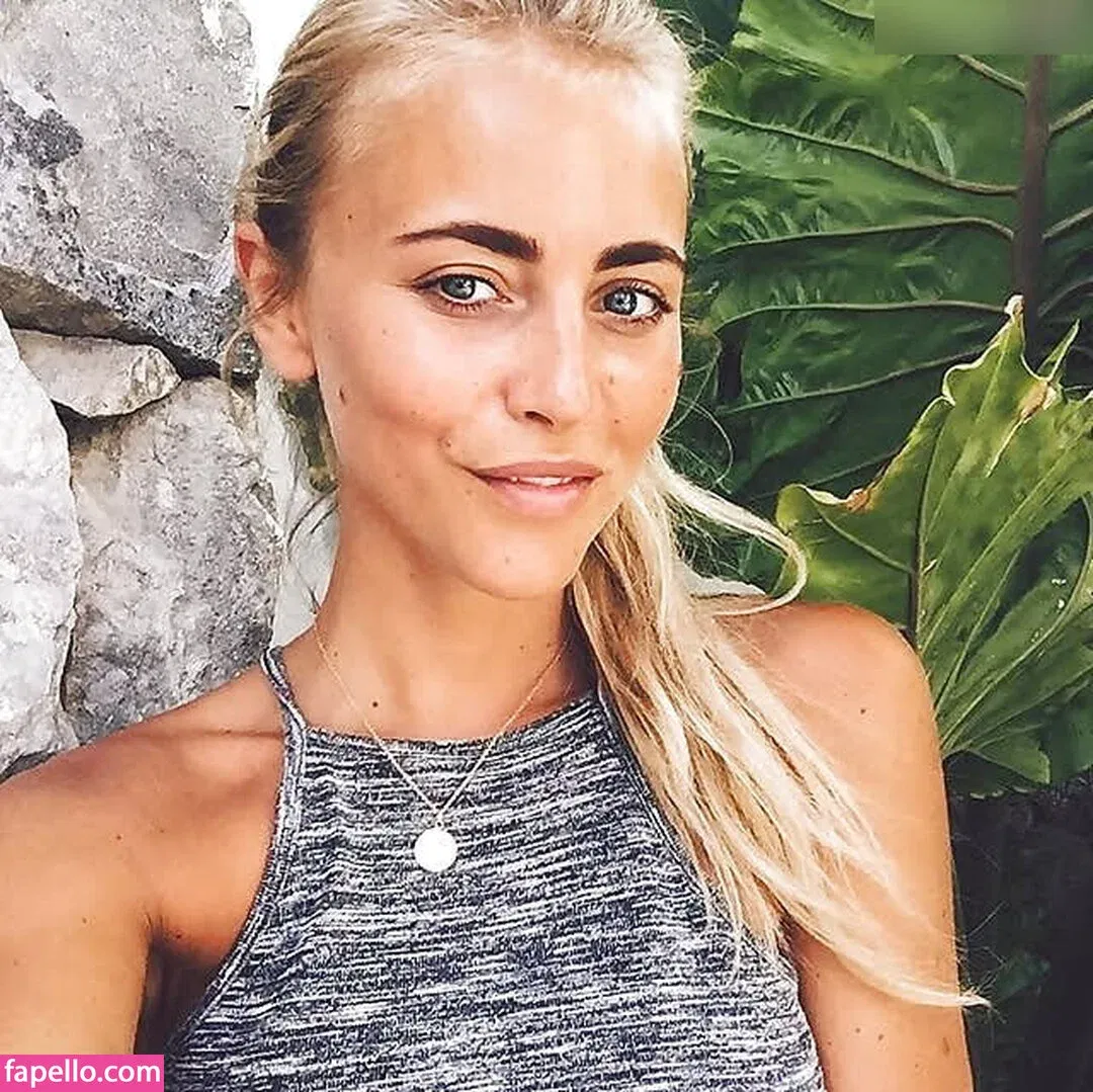 Janni Deler Onlyfans Photo Gallery 