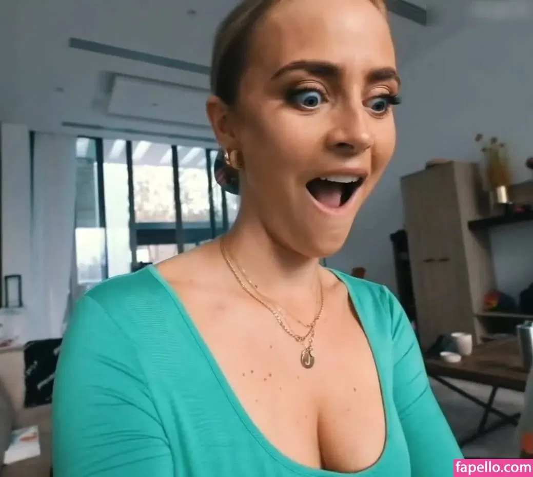 Janni Deler Onlyfans Photo Gallery 