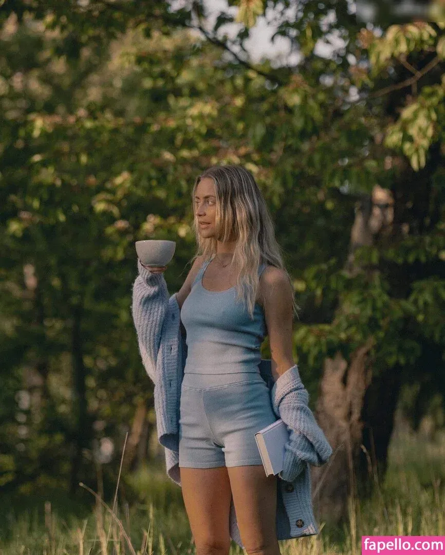 Janni Deler Onlyfans Photo Gallery 