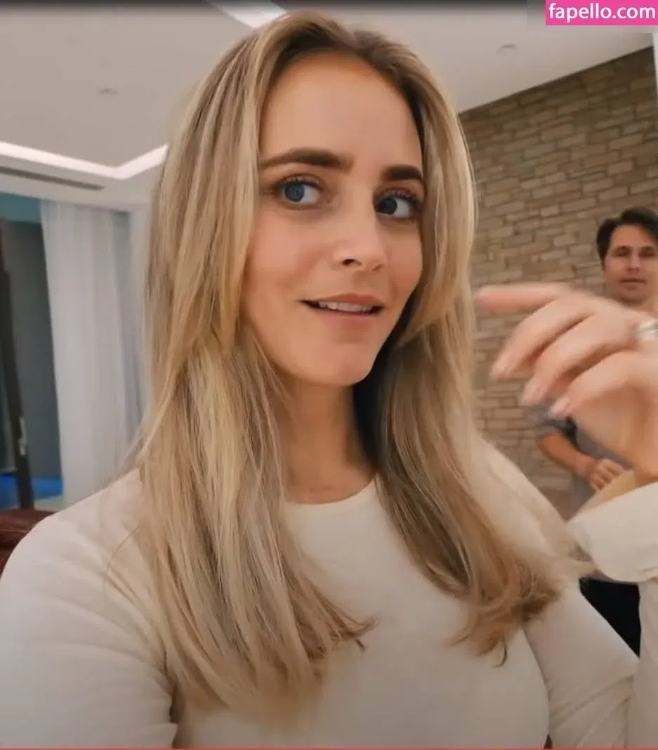 Janni Deler Onlyfans Photo Gallery 