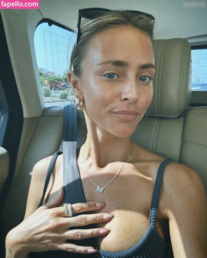 Janni Deler Onlyfans Photo Gallery 
