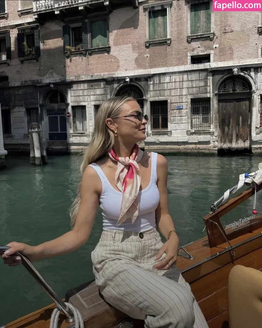 Janni Deler Onlyfans Photo Gallery 