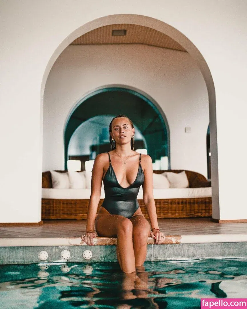 Janni Deler Onlyfans Photo Gallery 