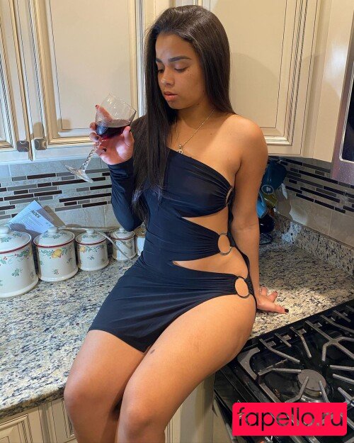 Rosairis Nude Onlyfans Photo 3