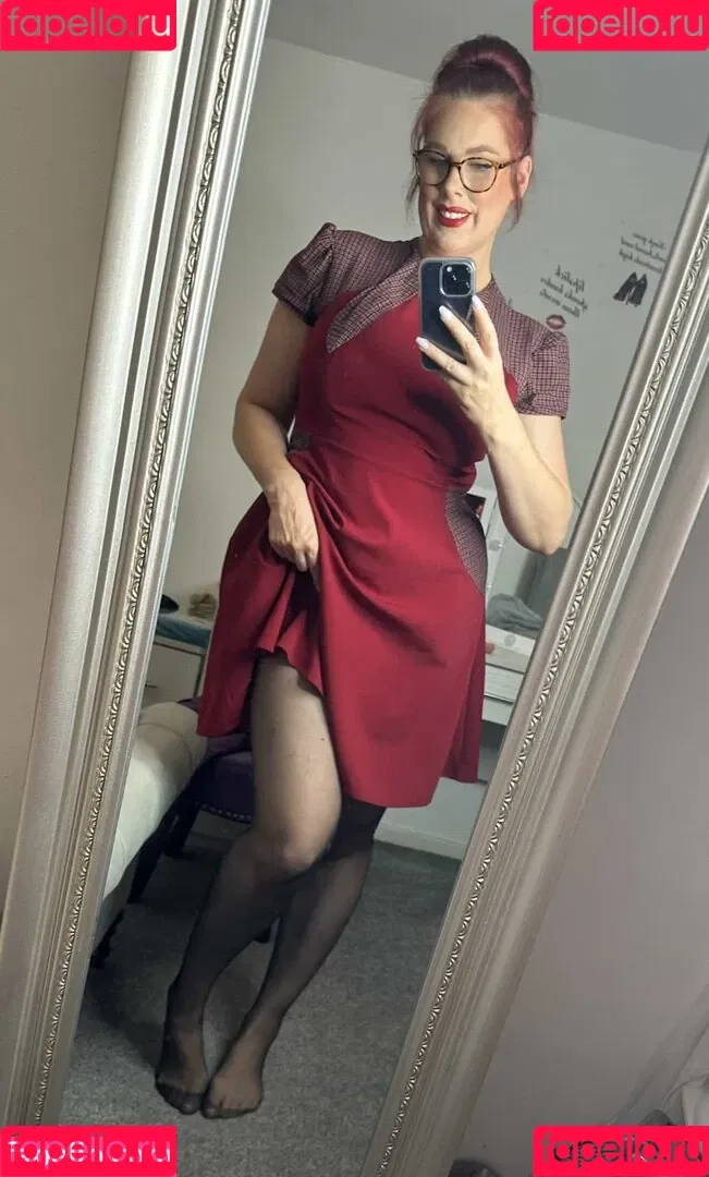 Suziesexylegs Onlyfans Photo Gallery 