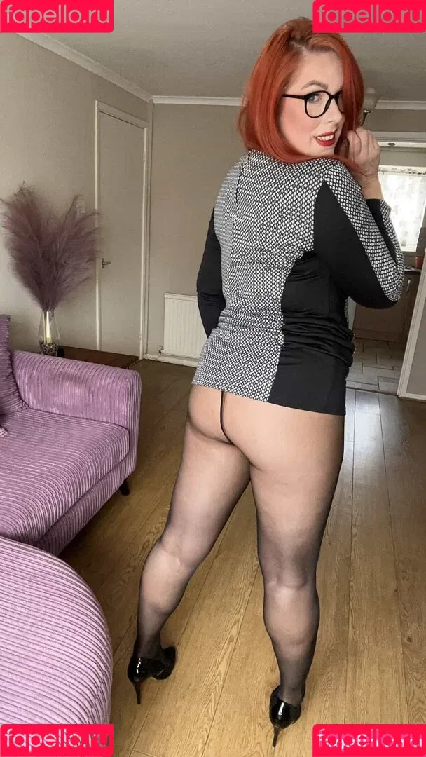 Suziesexylegs Onlyfans Photo Gallery 