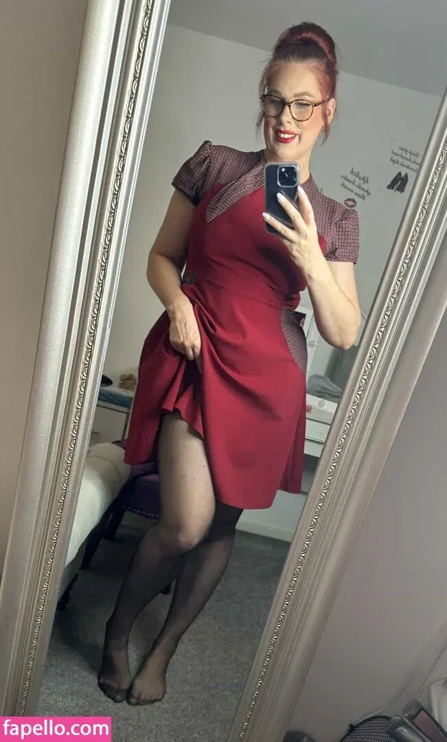 Suziesexylegs Onlyfans Photo Gallery 