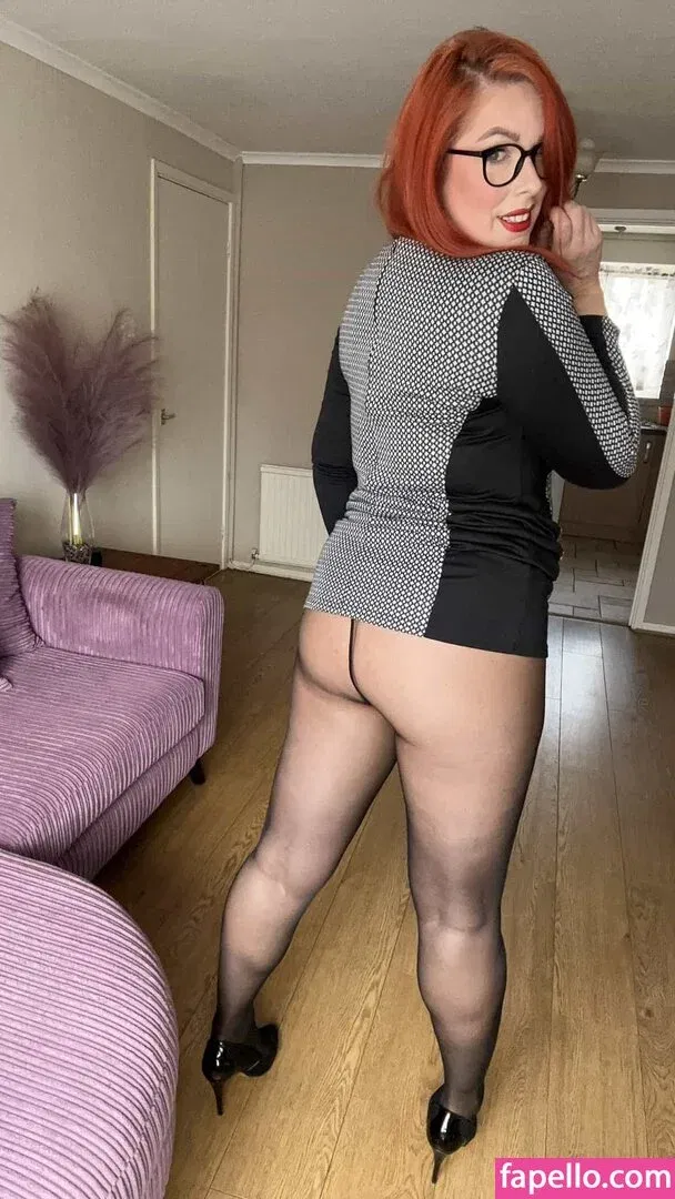 Suziesexylegs Onlyfans Photo Gallery 