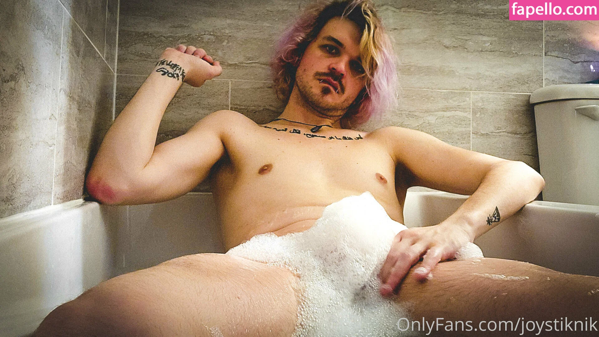 joystiknik Onlyfans Photo Gallery 