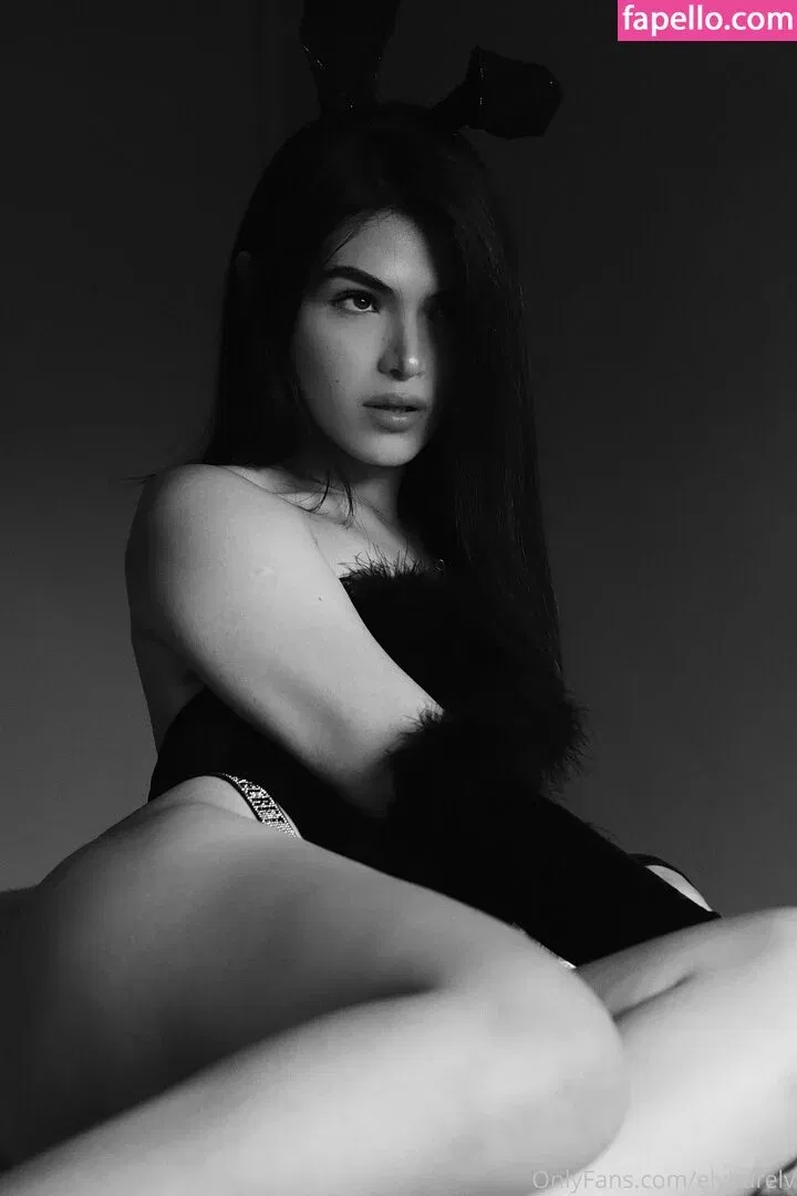 Elvira Onlyfans Photo Gallery 