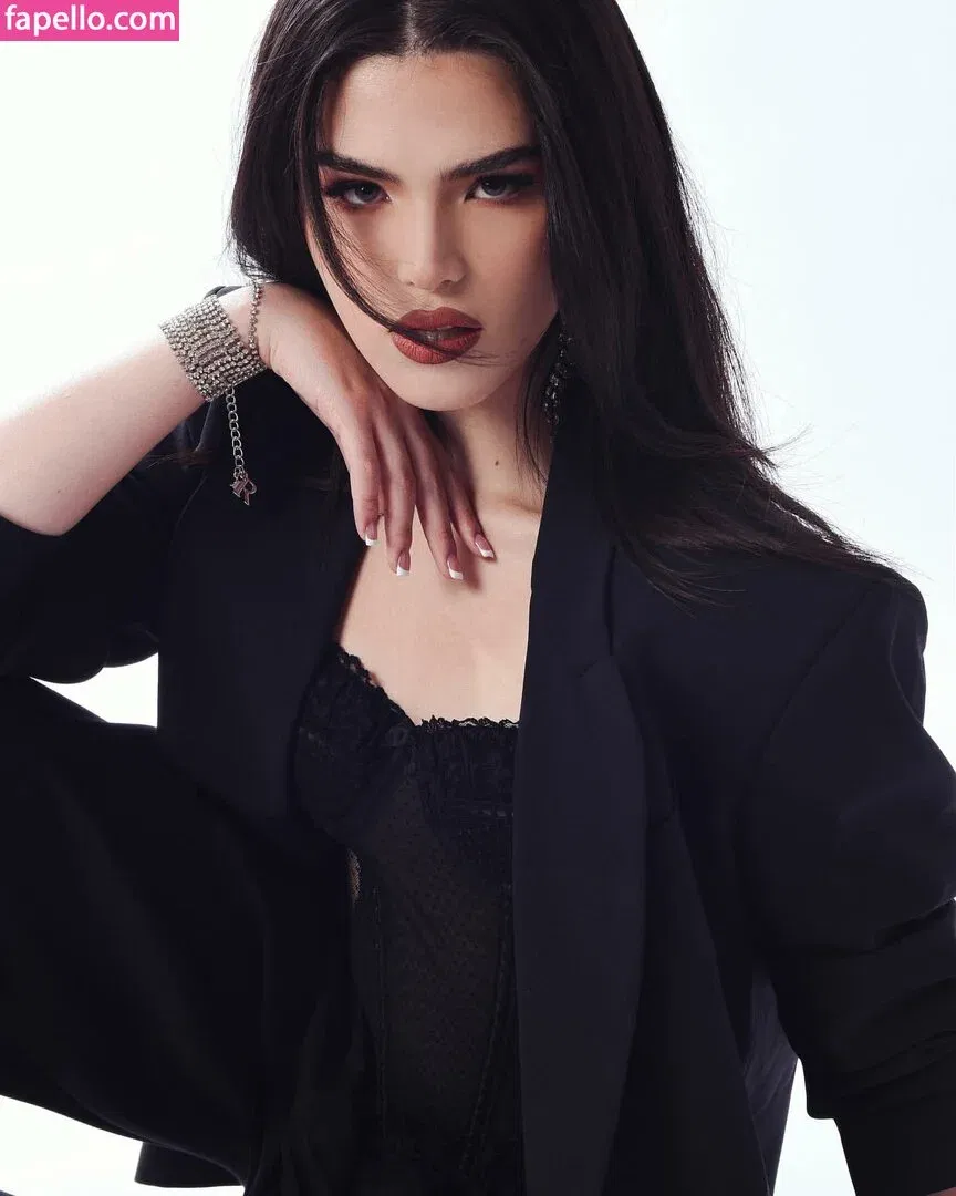 Elvira Onlyfans Photo Gallery 