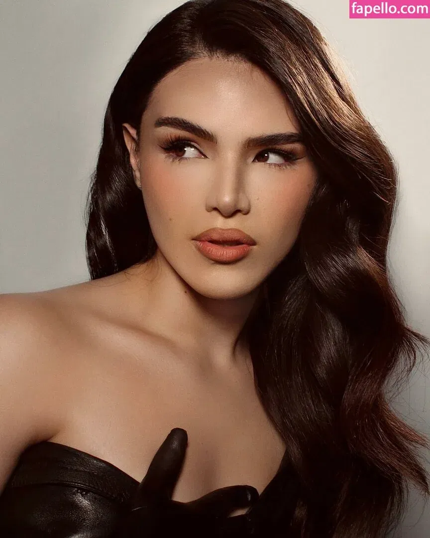 Elvira Onlyfans Photo Gallery 