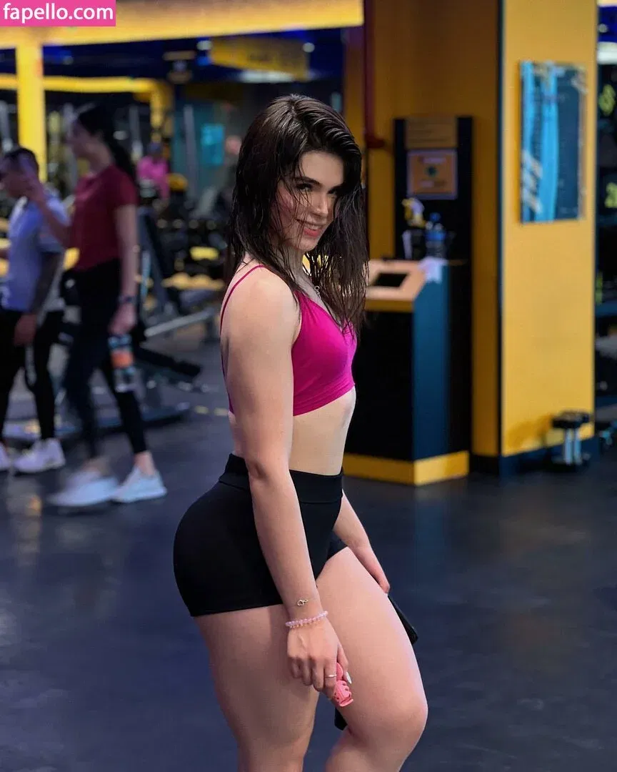 Elvira Onlyfans Photo Gallery 