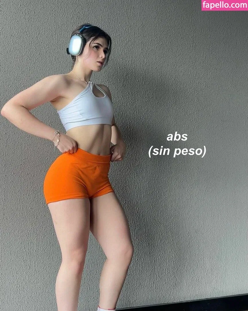 Elvira Onlyfans Photo Gallery 