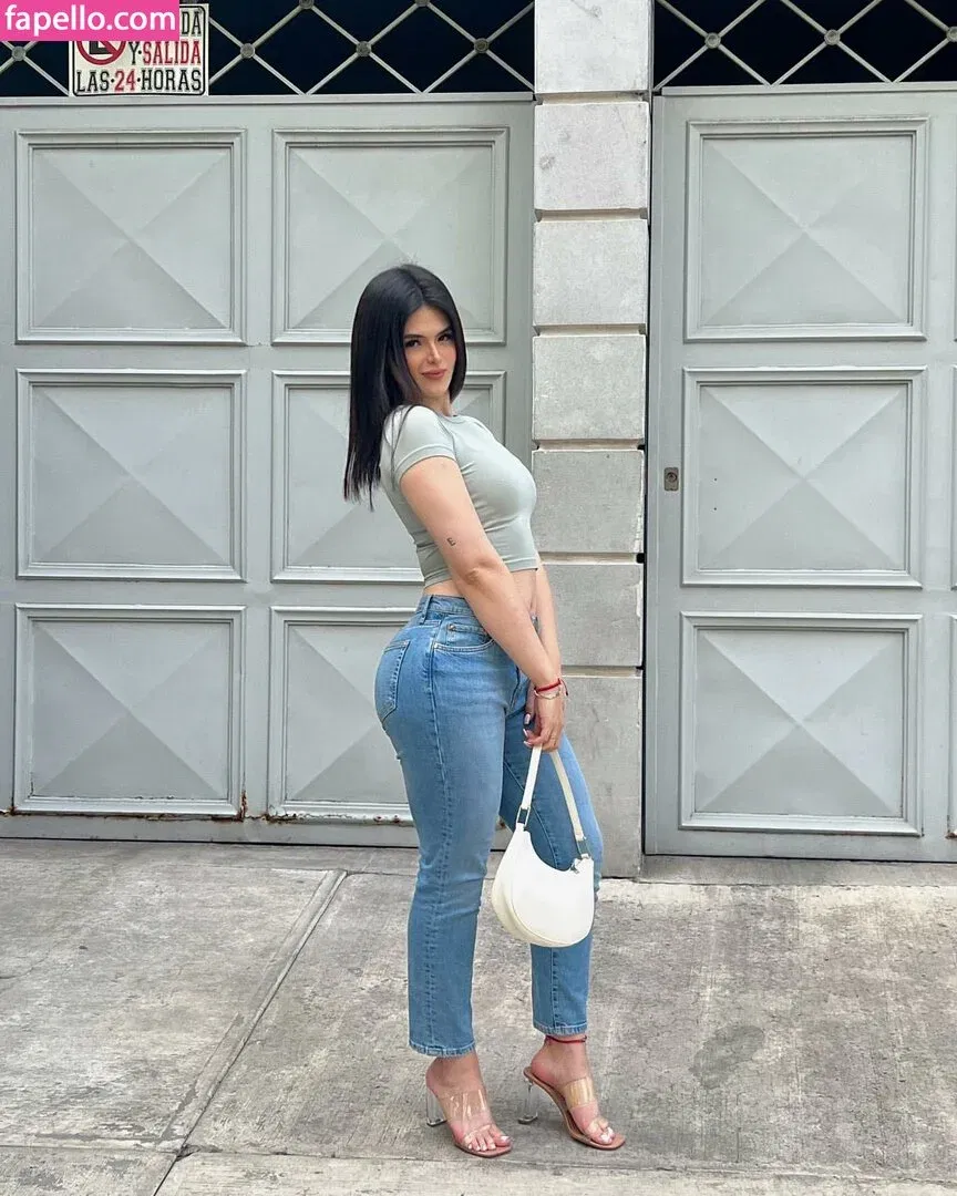 Elvira Onlyfans Photo Gallery 