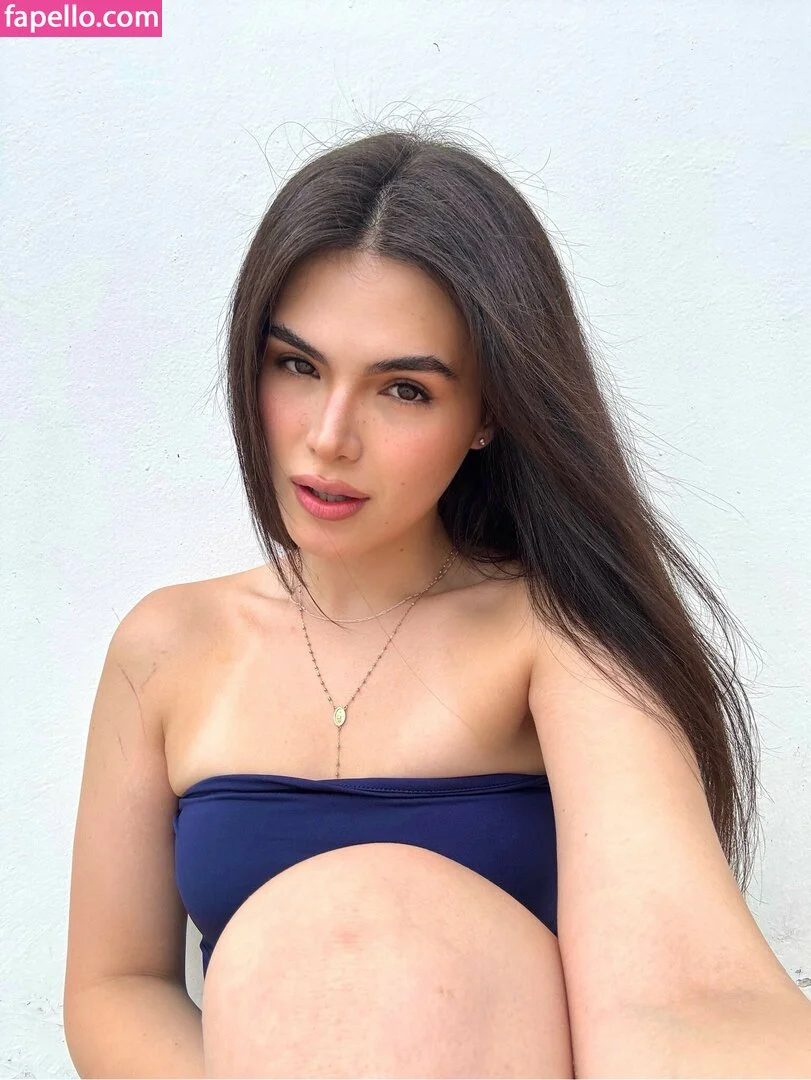 Elvira Onlyfans Photo Gallery 