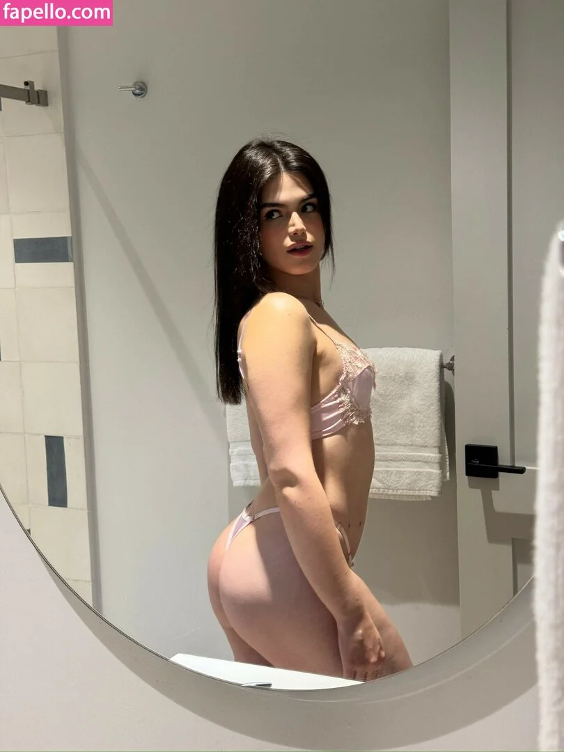 Elvira Onlyfans Photo Gallery 