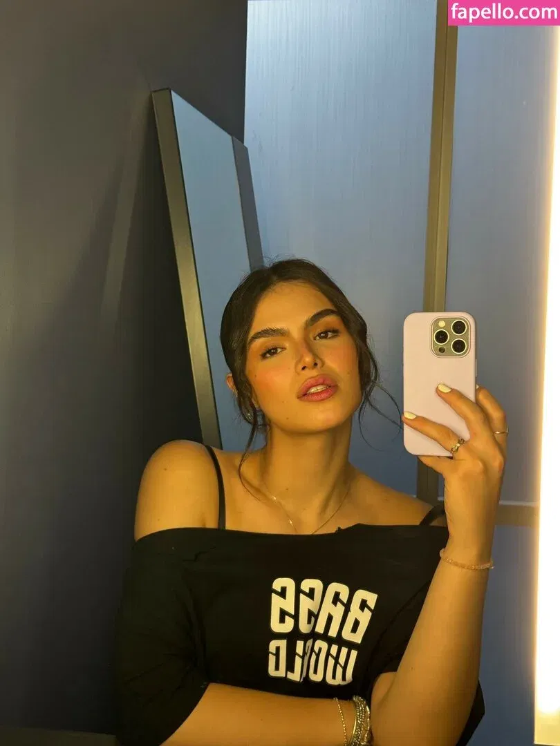 Elvira Onlyfans Photo Gallery 