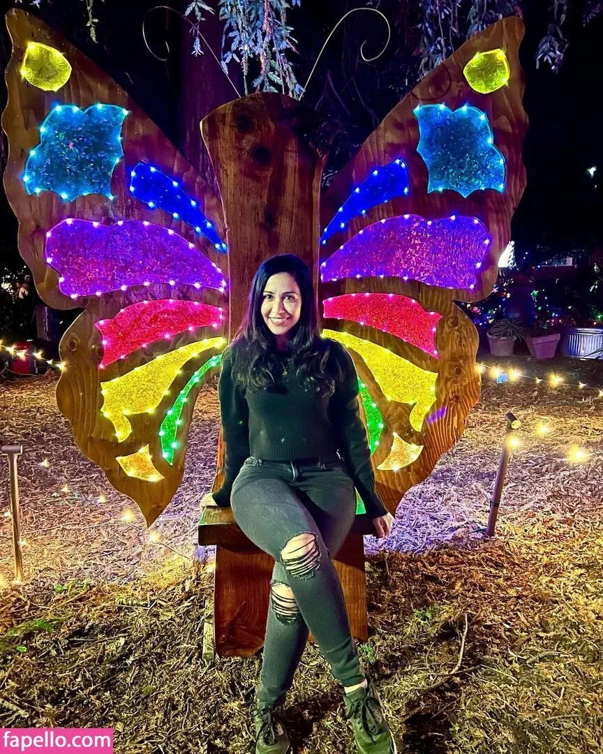 Dena TakruriAJ+ Onlyfans Photo Gallery 